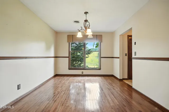 $249,999 | 134 Richmond Hts Drive, Jonesville, VA 24263