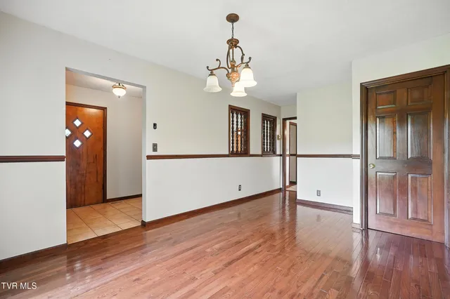 $249,999 | 134 Richmond Hts Drive, Jonesville, VA 24263