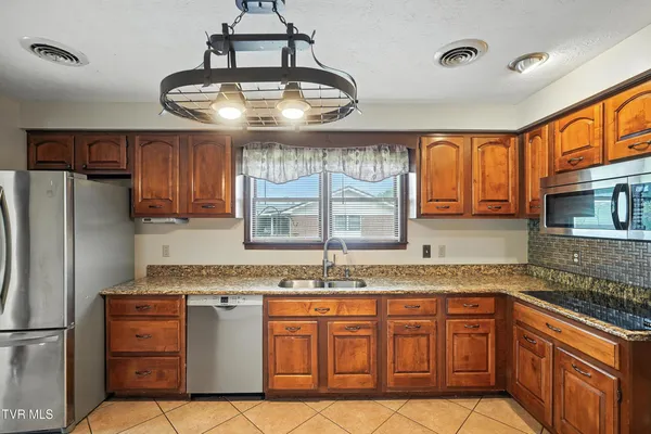 $249,999 | 134 Richmond Hts Drive, Jonesville, VA 24263