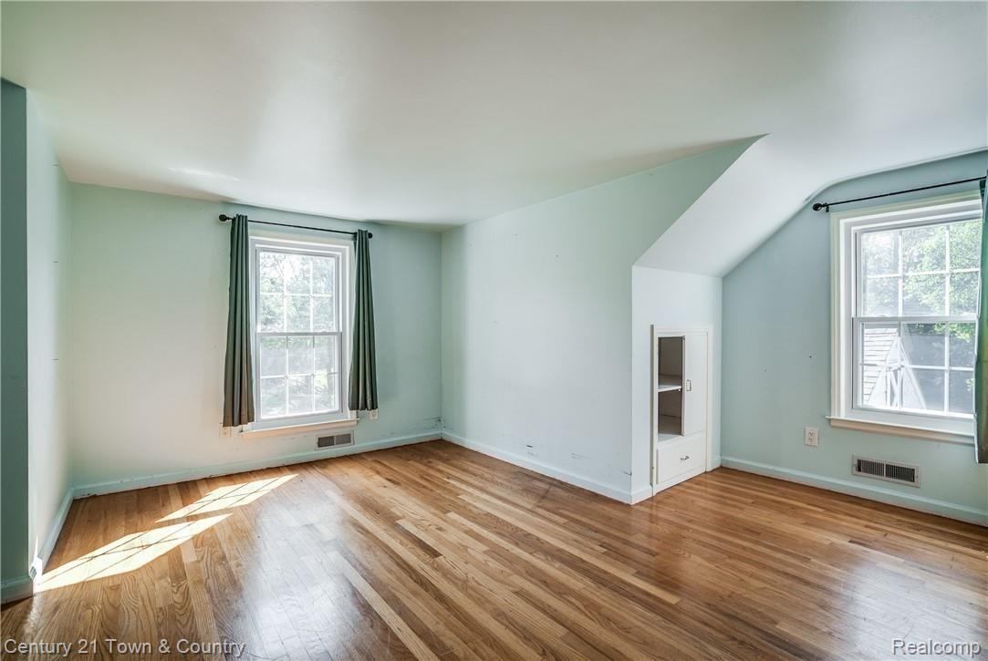 4100 Beach Road Troy, MI 48098 - Photo 38 of 54 Bed 2.1