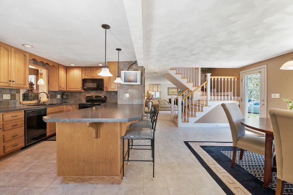 38 Edward Road Newton, MA 02465 - Photo 6 of 35 Gallery Image 6