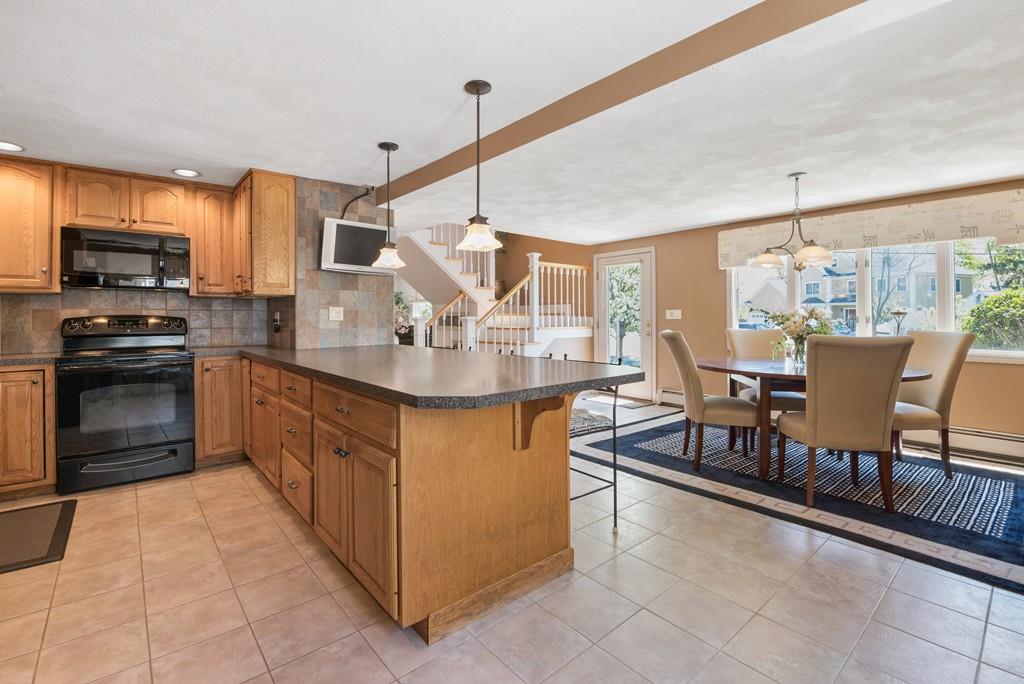 38 Edward Road Newton, MA 02465 - Photo 8 of 35 Gallery Image 8