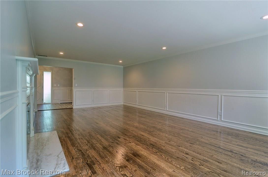 4170 Nearbrook Road Bloomfield Hills, MI 48302 - Photo 15 of 45 Living room with hardwood floors