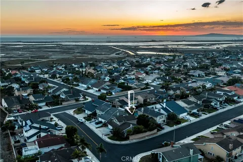 $1,799,000 | 18321 Fieldbury Lane, Huntington Beach, CA 92648