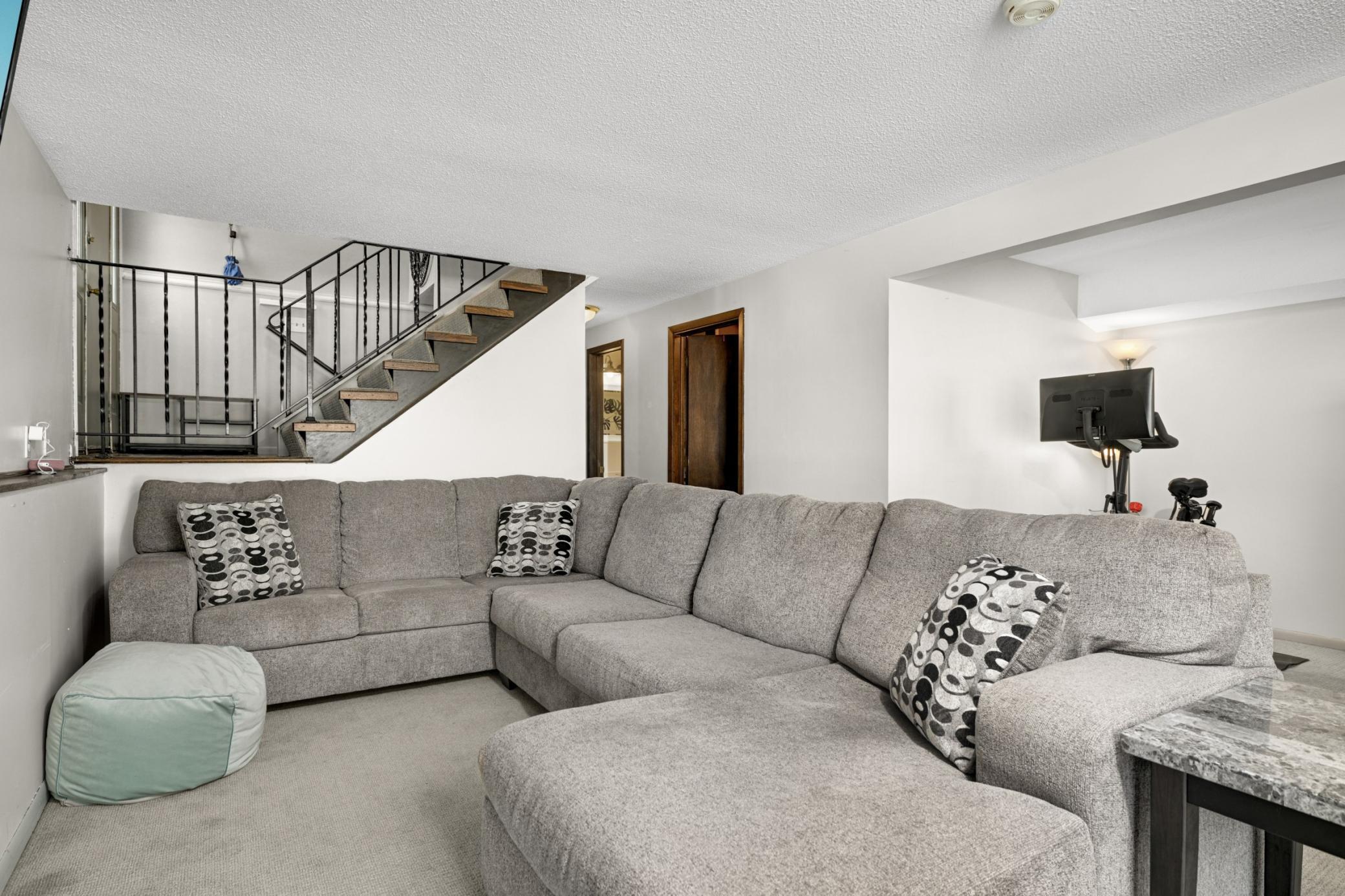 6904 Ives Lane North Maple Grove, MN 55369 - Photo 18 of 38