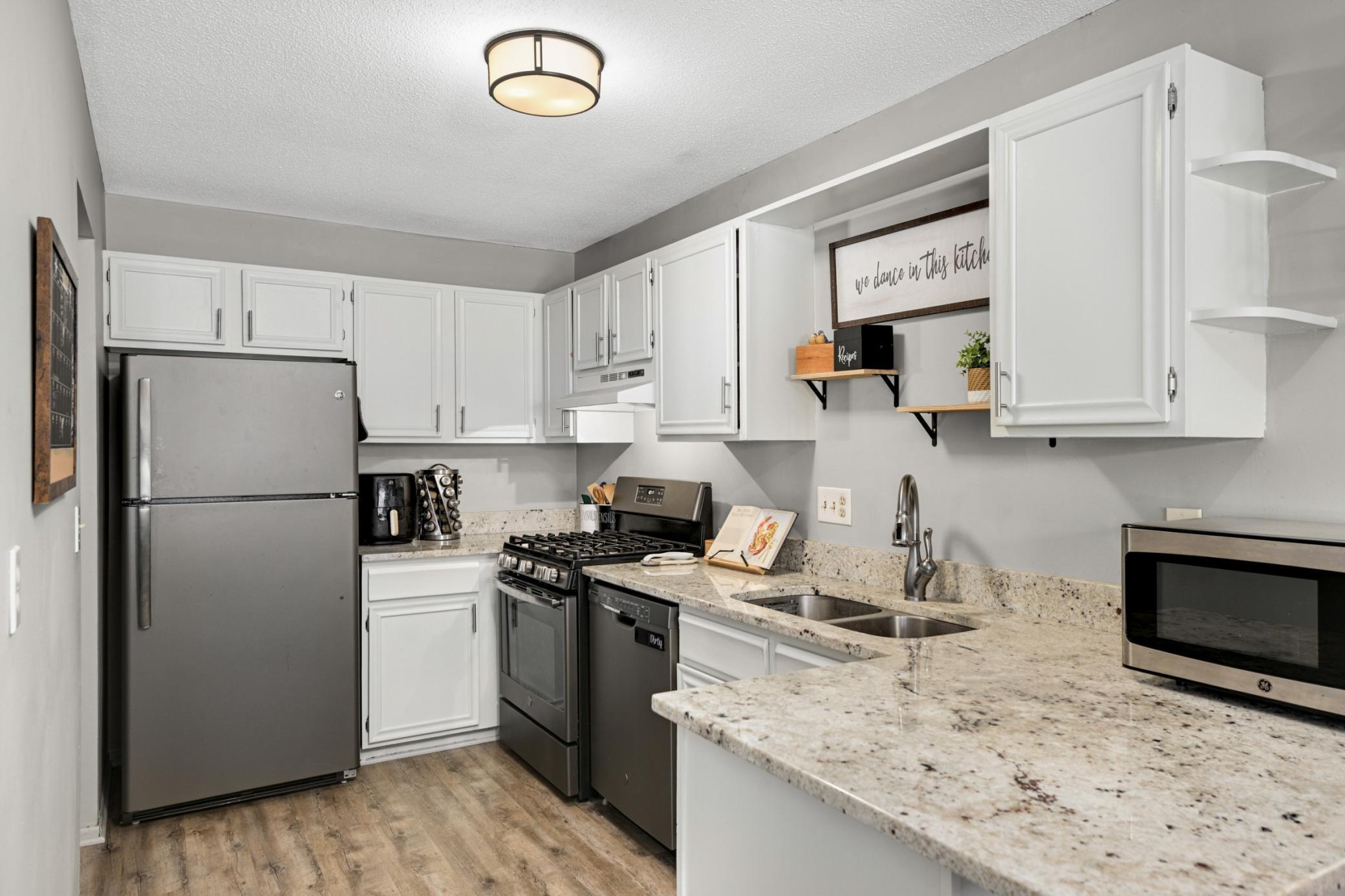 6904 Ives Lane North Maple Grove, MN 55369 - Photo 5 of 38