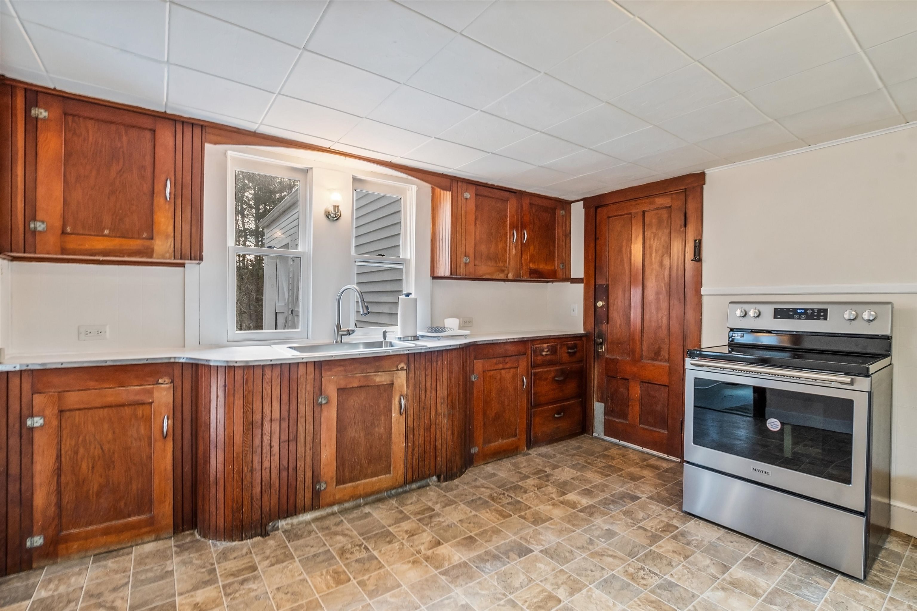 52 Pine Street Alton, NH 03809 - Photo 17 of 32