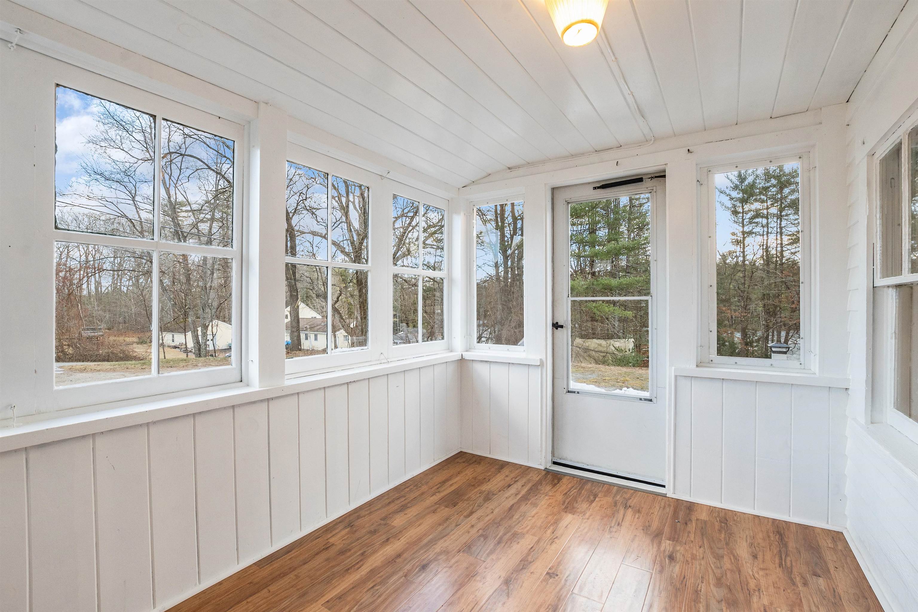 52 Pine Street Alton, NH 03809 - Photo 4 of 32