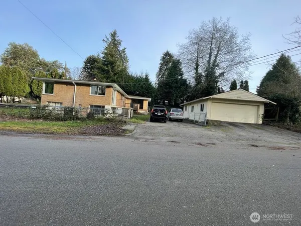 $695,000 | 27 Southwest 102nd Street, Seattle, WA 98146