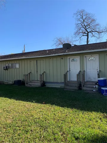 $925 | 2217 Leaman Avenue, Unit 3, Rosenberg, TX 77471