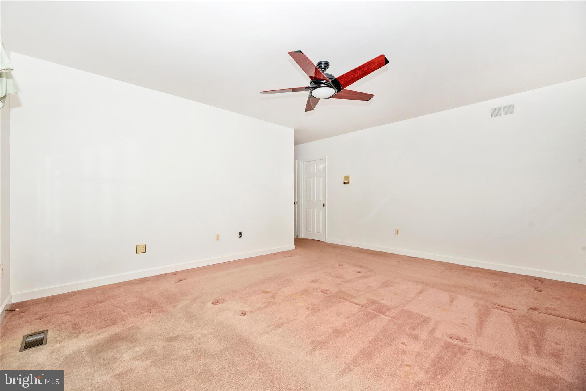 2221 Gold Mine Road Brookeville, MD 20833 - Photo 29 of 60 Primary Bedroom