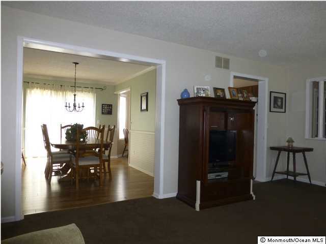 24 East Shenendoah Road Howell, NJ 07731 - Photo 5 of 20 Additional Photo