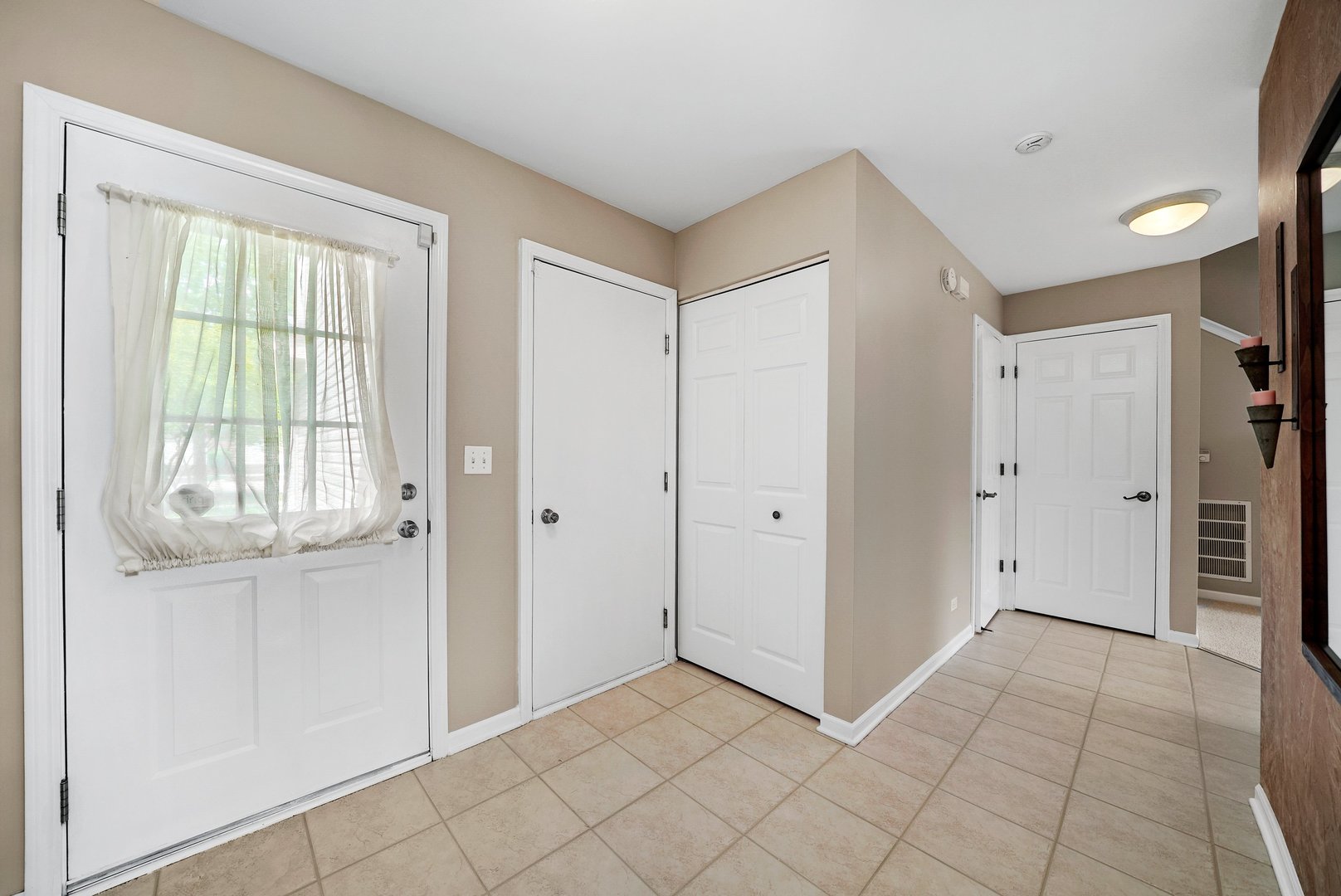 3026 Crystal Rock Road Naperville, IL 60564 - Photo 4 of 30