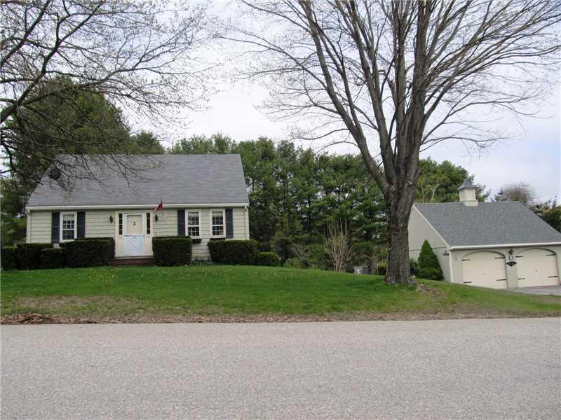 2 Hedgerow Drive Cumberland, ME 04021 - Photo 1 of 32 Exterior Front.