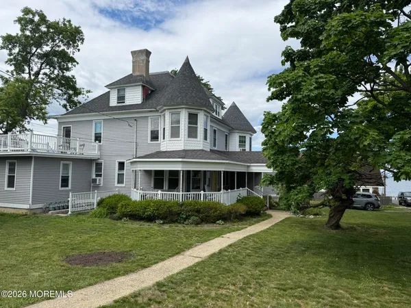 $2,400 | 47 Burlington Avenue, Unit 2, Leonardo, NJ 07737