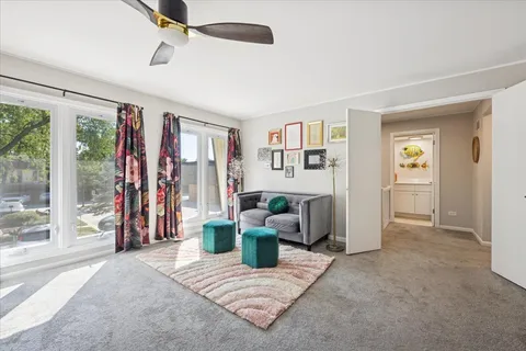 $475,000 | 1955 Tanglewood Drive, Unit H, Glenview, IL 60025