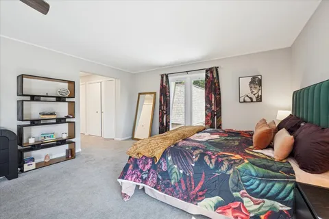$475,000 | 1955 Tanglewood Drive, Unit H, Glenview, IL 60025