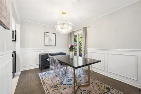 $475,000 | 1955 Tanglewood Drive, Unit H, Glenview, IL 60025