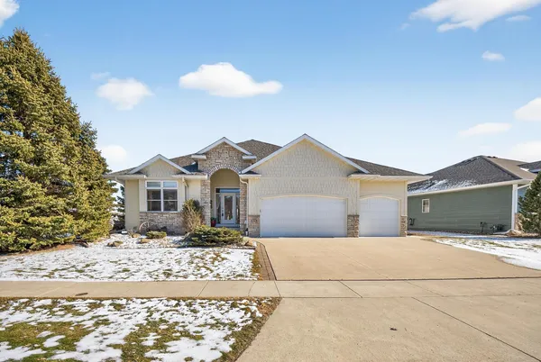 $875,000 | 4063 Autumn Lake Court Southwest, Rochester, MN 55902