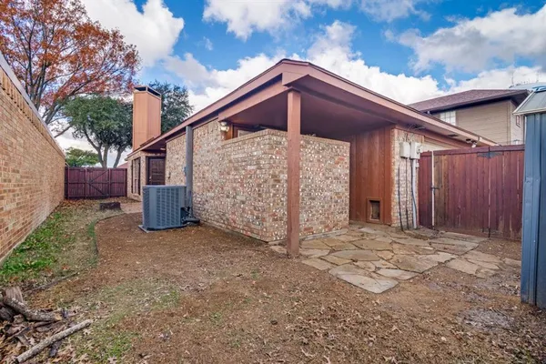 $2,300 | 813 Woodway Lane, Richardson, TX 75081