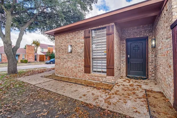 $2,300 | 813 Woodway Lane, Richardson, TX 75081