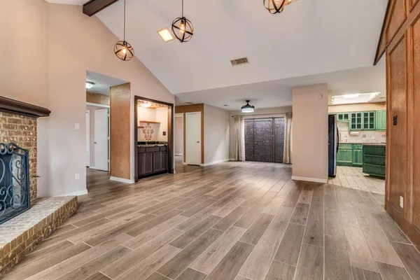 $2,300 | 813 Woodway Lane, Richardson, TX 75081