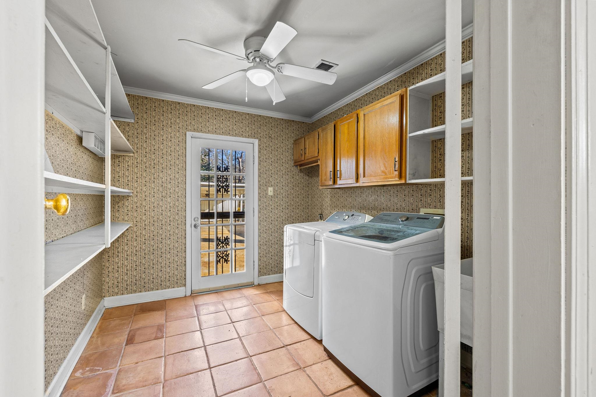 1002 Kings Park Road Memphis, TN 38117 - Photo 15 of 40 a view of utility room