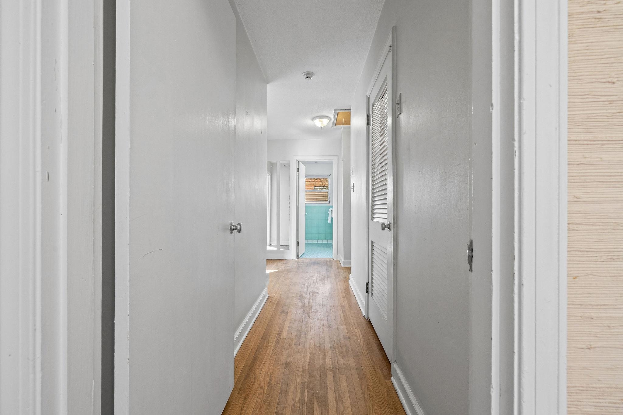 1002 Kings Park Road Memphis, TN 38117 - Photo 32 of 40 a view of a hallway with wooden floor