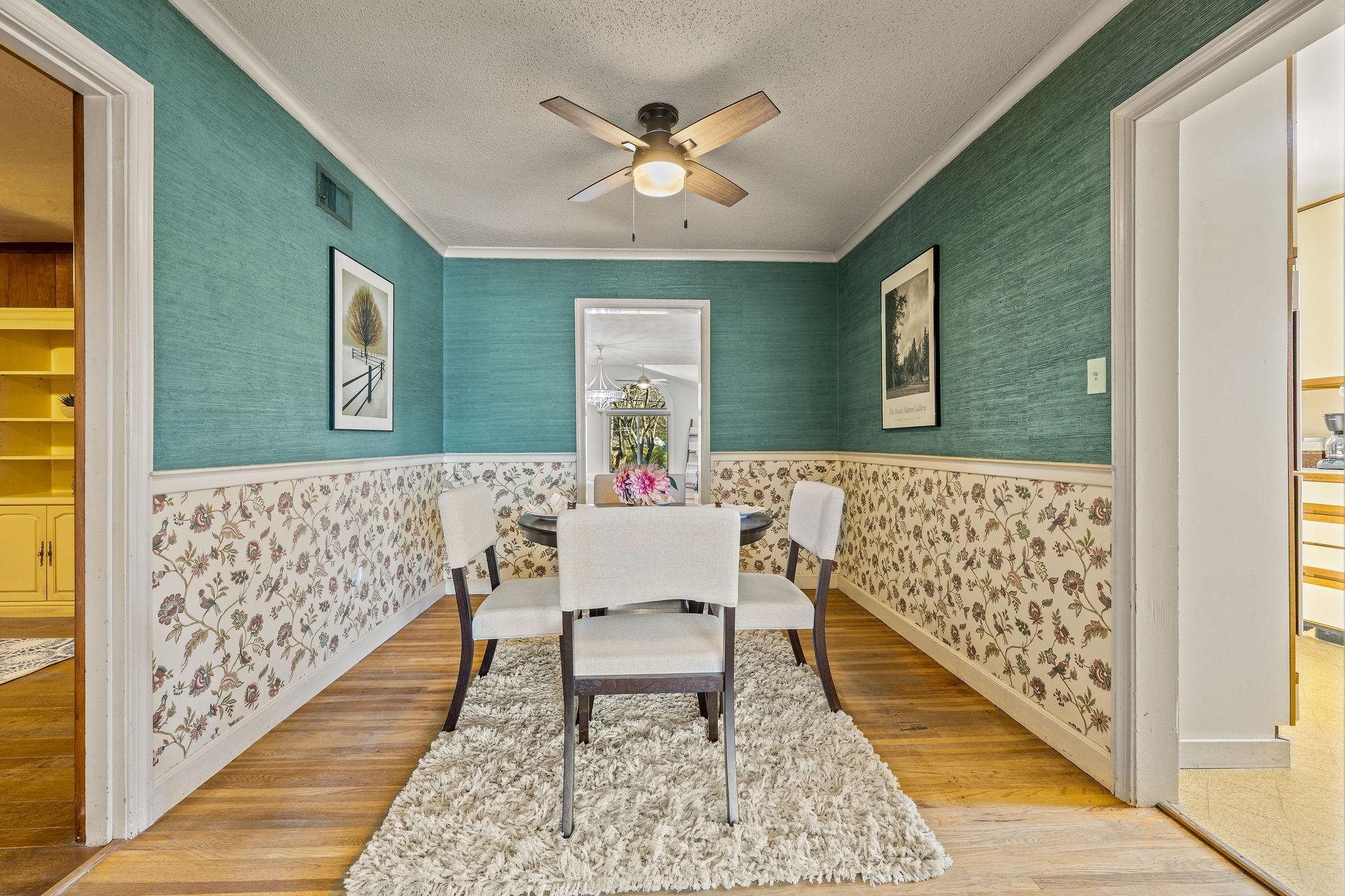 1002 Kings Park Road Memphis, TN 38117 - Photo 10 of 40 a living room with a rug and a rug