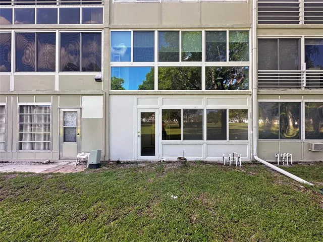 $95,000 | 1031 Berkshire Crescent, Unit 1031, Deerfield Beach, FL 33442