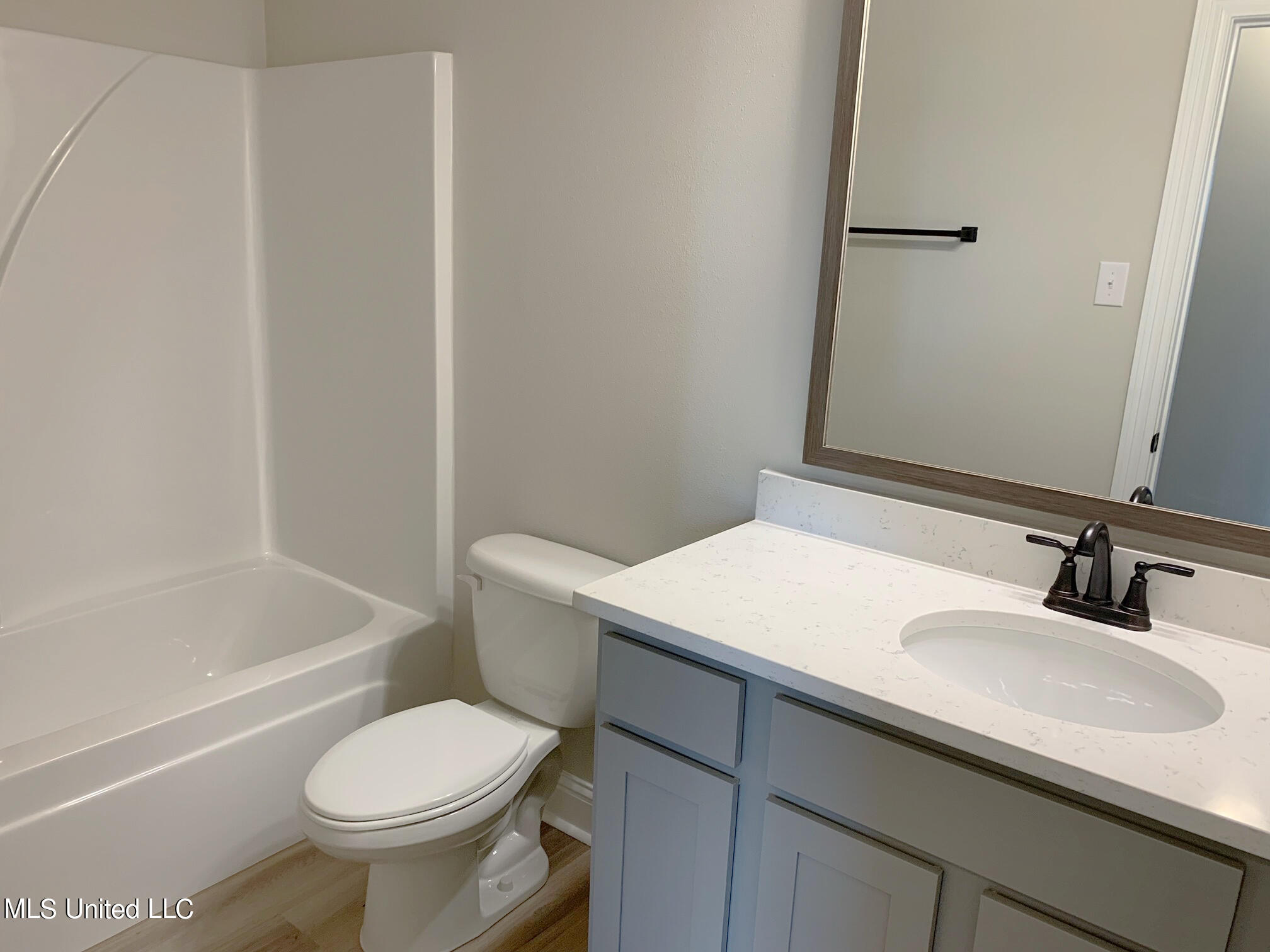 15545 Vick Road Gulfport, MS 39503 - Photo 8 of 12 2VR1 Hall Bathroom