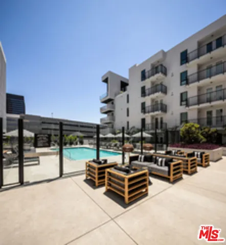 $3,455 | 687 South Hobart Boulevard, Unit 719, Los Angeles, CA 90005