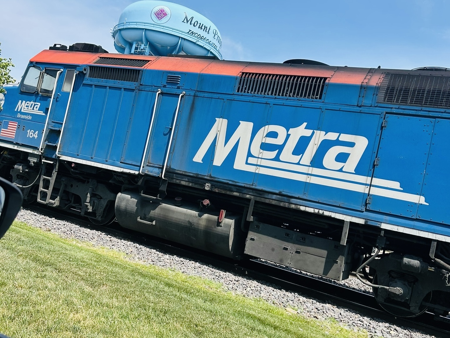 415 East Lincoln Street Mount Prospect, IL 60056 - Photo 10 of 10 a close view of a stove top oven and sitting space