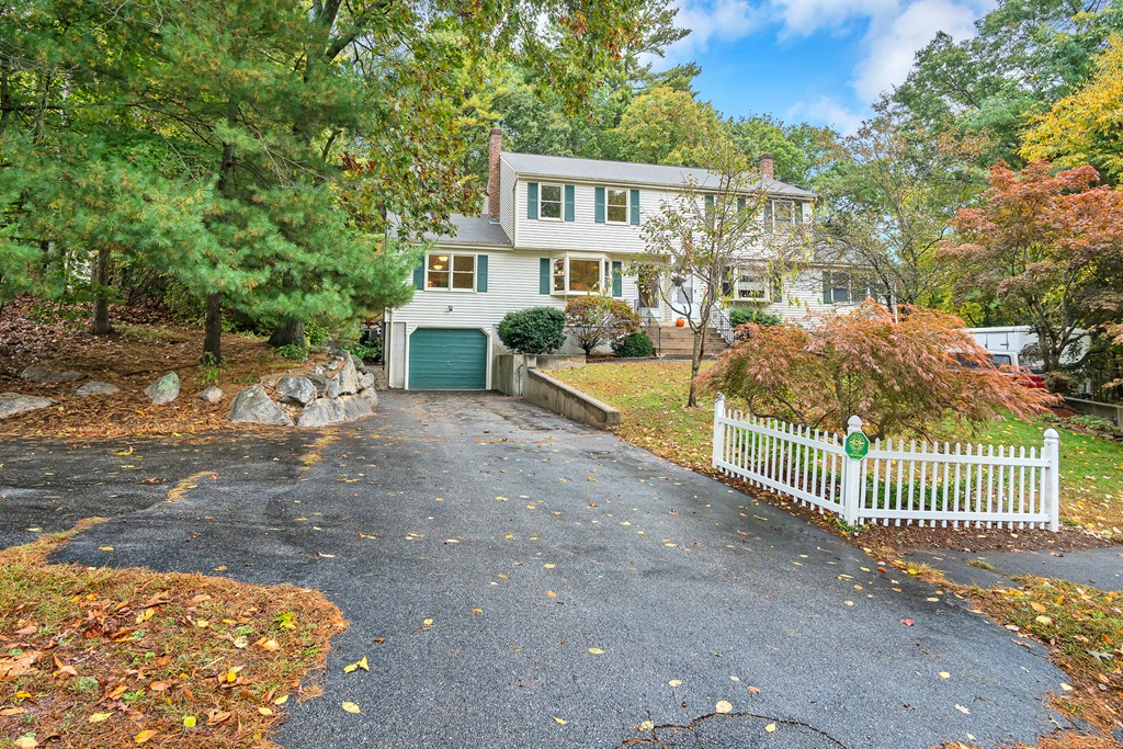 37 Pinecrest Road, Unit 37 Uxbridge, MA 01569 - Photo 2 of 27 Gallery Image 2