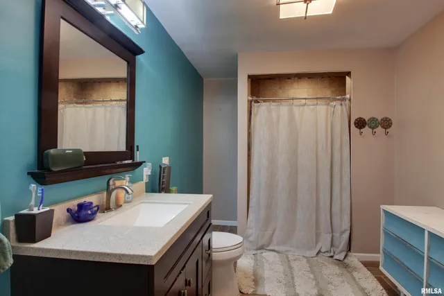 $329,000 | 309 Lincoln Hill Northwest, Quincy, IL 62301