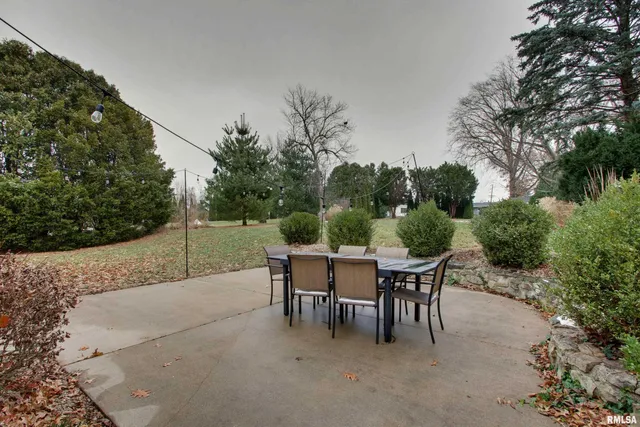 $329,000 | 309 Lincoln Hill Northwest, Quincy, IL 62301