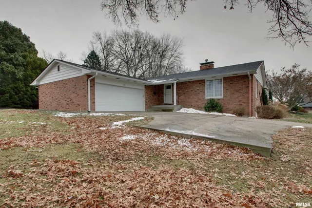 $329,000 | 309 Lincoln Hill Northwest, Quincy, IL 62301