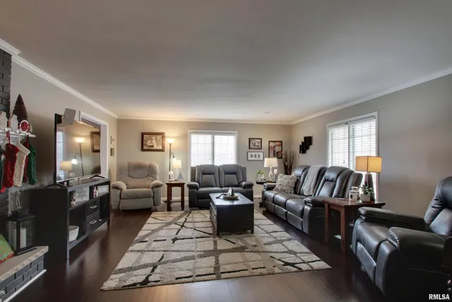 $329,000 | 309 Lincoln Hill Northwest, Quincy, IL 62301