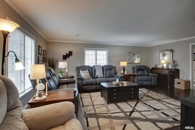 $329,000 | 309 Lincoln Hill Northwest, Quincy, IL 62301