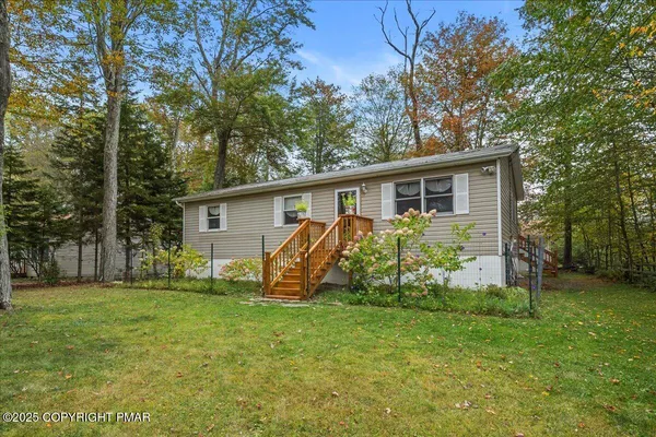 $275,000 | 1167 Trapper Lane, Pocono Summit, PA 18346