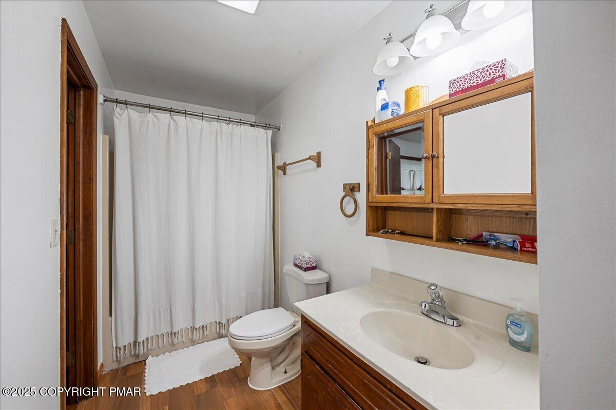 1167 Trapper Lane Pocono Summit, PA 18346 - Photo 12 of 33 bathroom