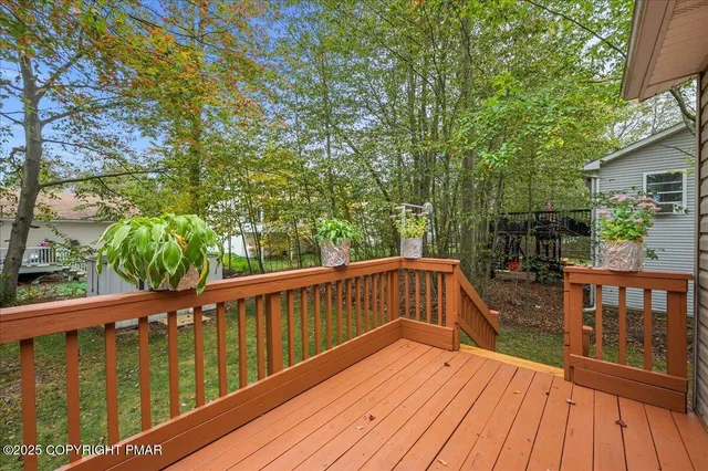 $275,000 | 1167 Trapper Lane, Pocono Summit, PA 18346