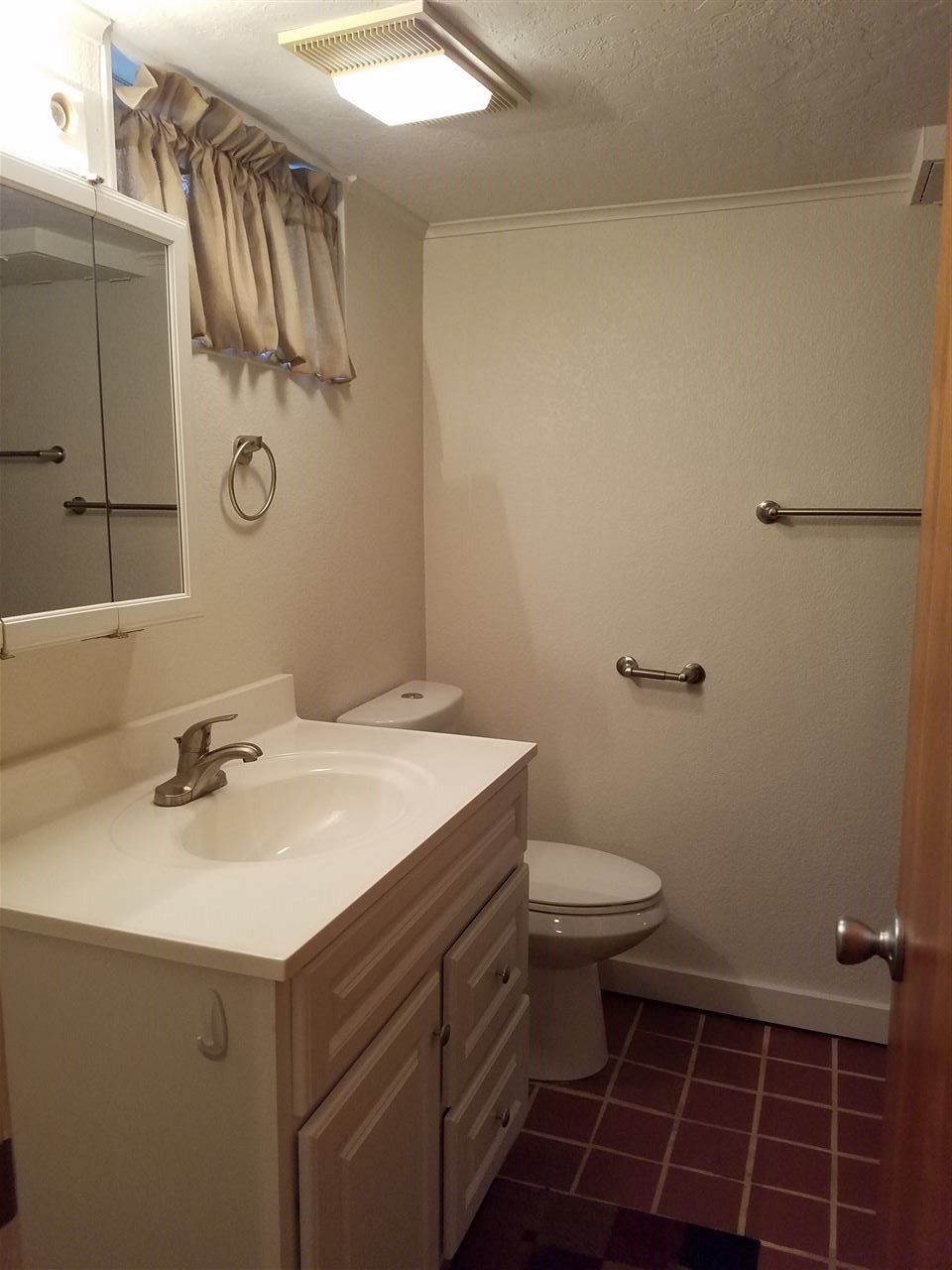 1902 South Stockman Road Mount Pleasant, MI 48858 - Photo 31 of 48 1831688-30.JPG