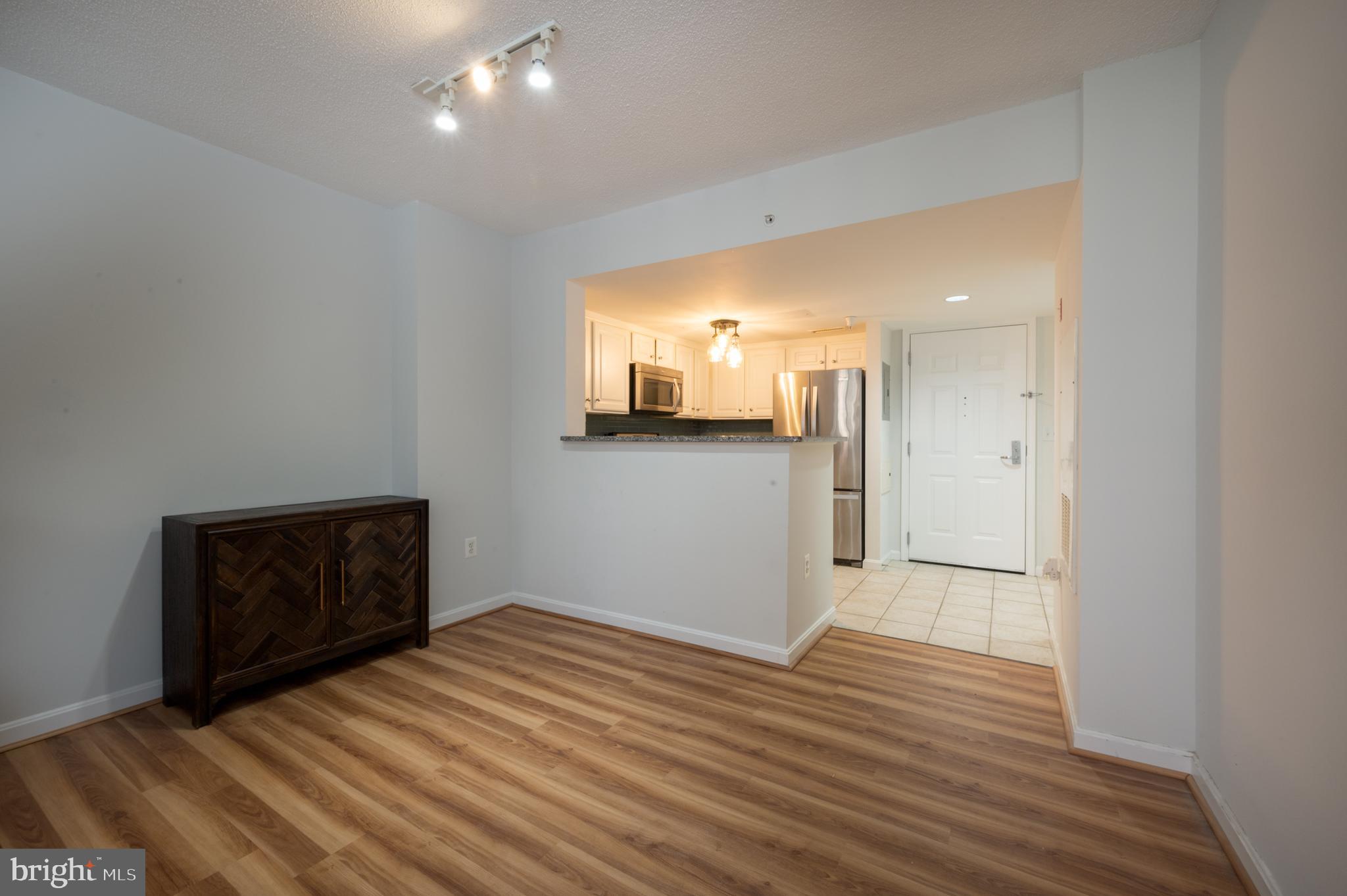 11710 Old Georgetown Road, Unit 211 North Bethesda, MD 20852 - Photo 3 of 39