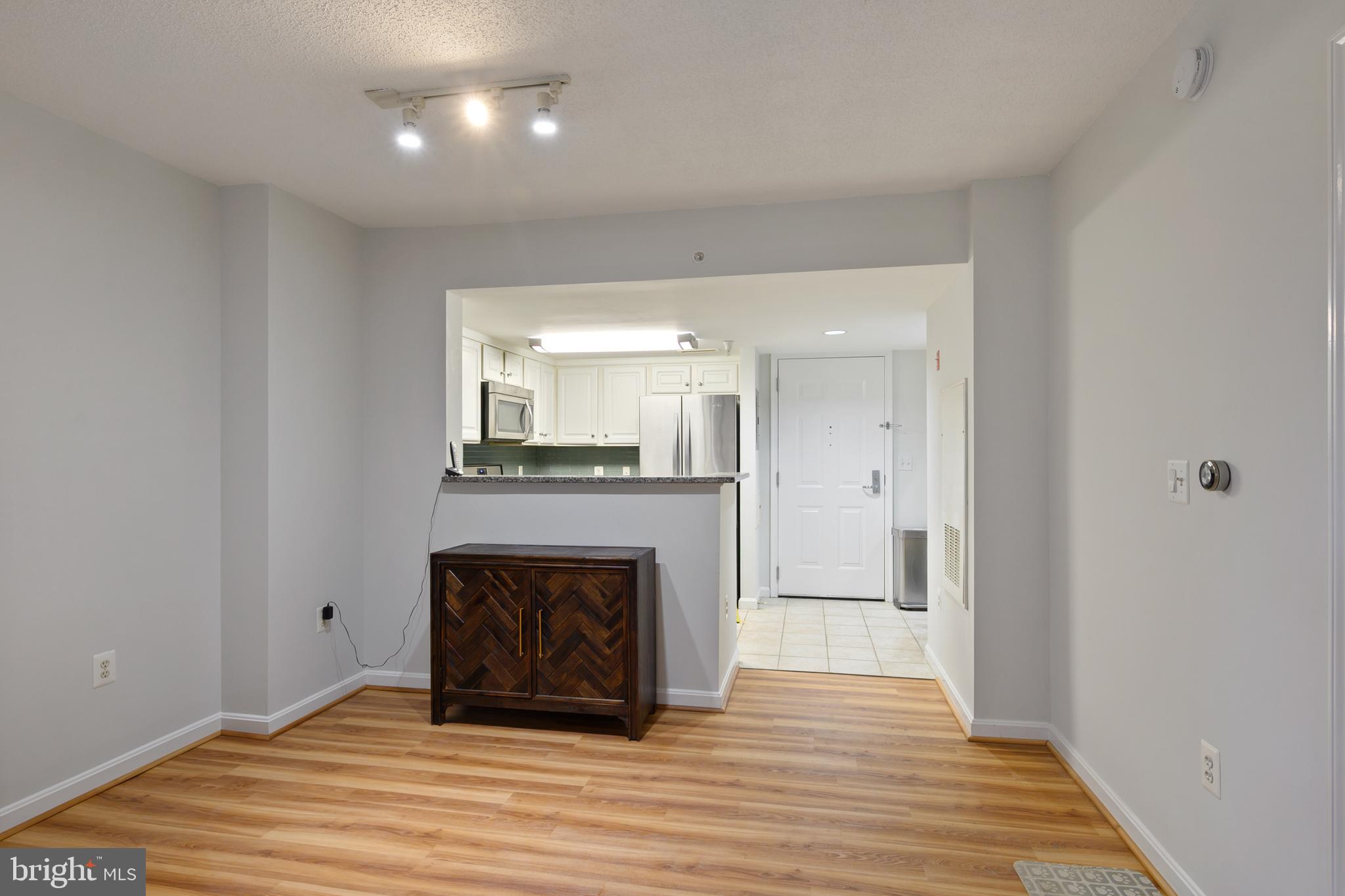 11710 Old Georgetown Road, Unit 211 North Bethesda, MD 20852 - Photo 4 of 39