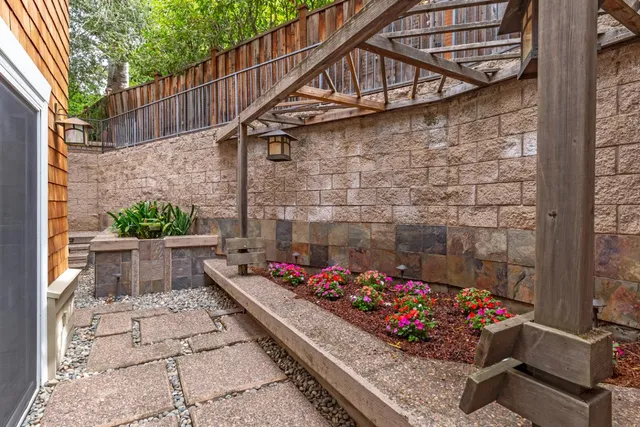 $6,498,000 | 941 Berry Avenue, Los Altos, CA 94024