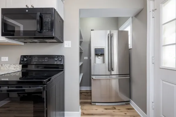 $2,800 | 4167 Eberly Avenue, Brookfield, IL 60513