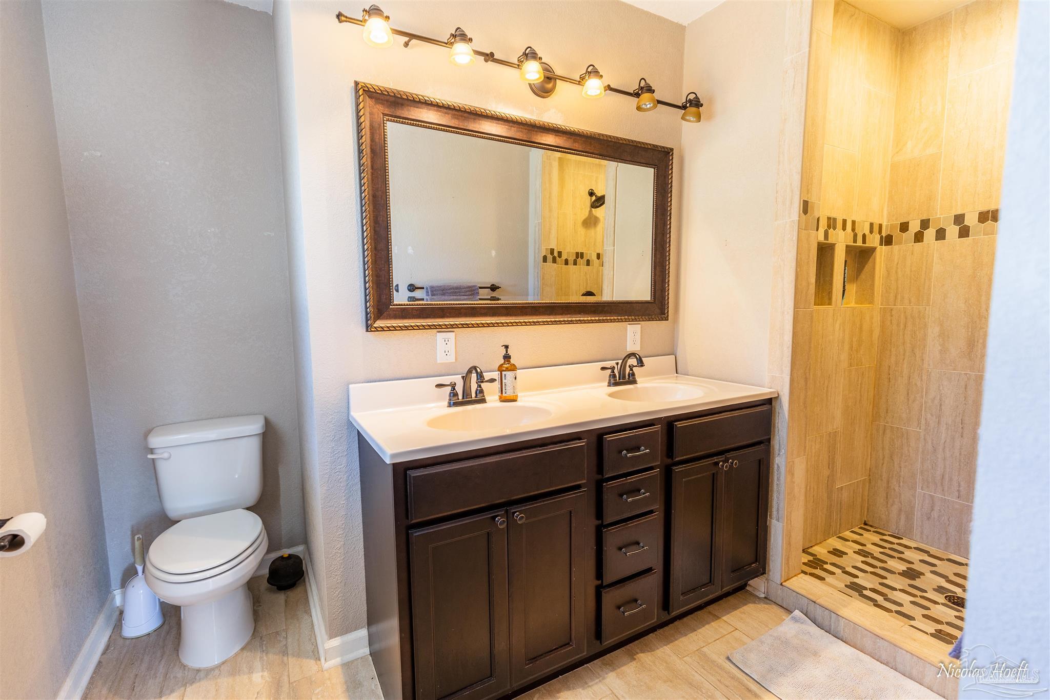 7299 Frank Reeder Road Pensacola, FL 32526 - Photo 14 of 23 Gallery Image 14