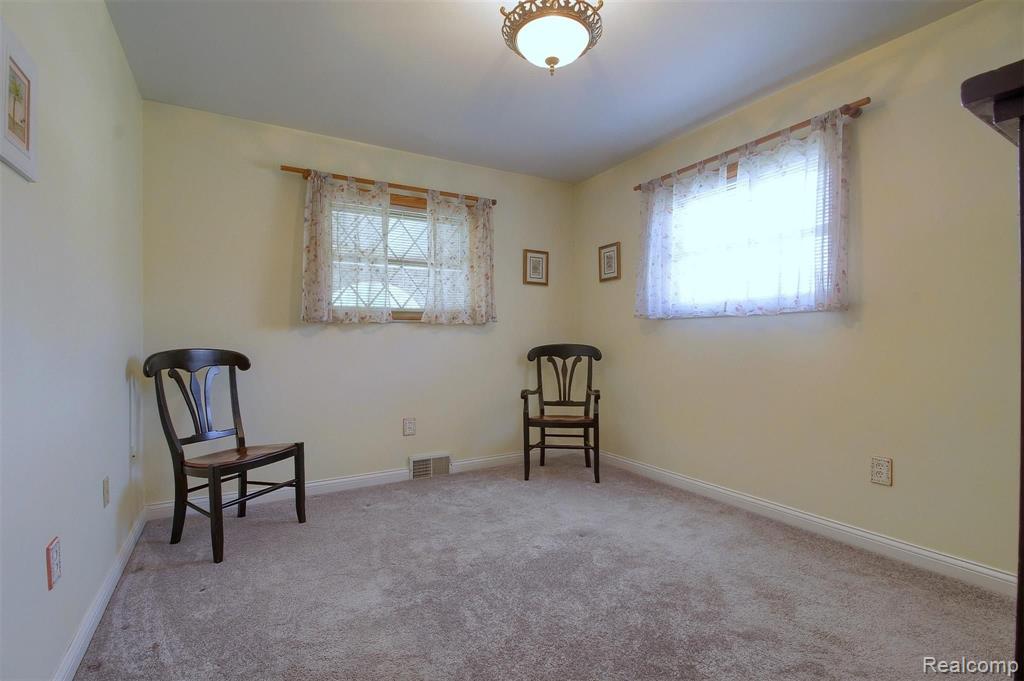 48969 Callens Road Chesterfield, MI 48047 - Photo 15 of 34