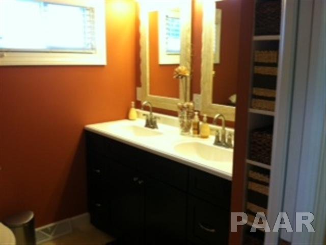 904 West Ridge Road Peoria, IL 61614 - Photo 11 of 12 Gallery Image 11